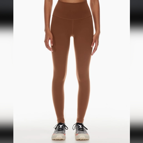 Aritzia TNA Cheeky Ankle Leggings (epicurean brown) - Picture 4 of 13